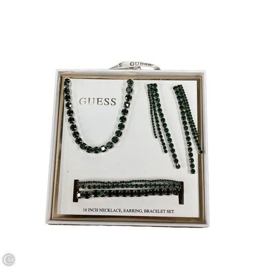 Necklace Set By Guess, Size: 03 Piece Set