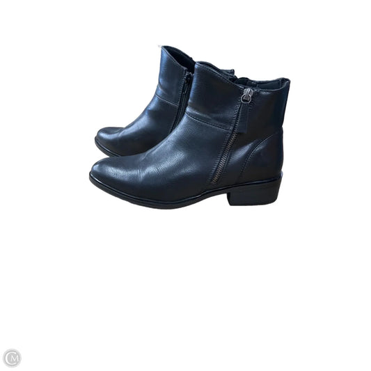 Boots Ankle Flats By Bare Traps In Black, Size: 8