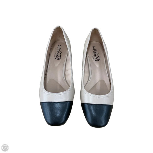 Shoes Flats By Life Stride In Black & Tan, Size: 7.5