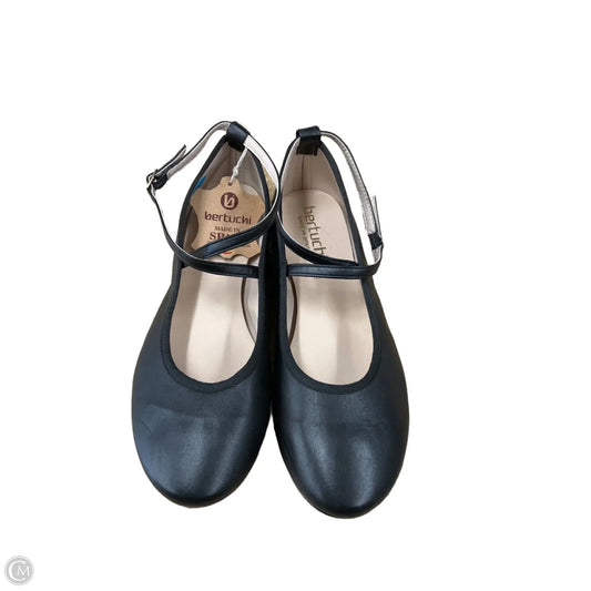 Shoes Flats By Clothes Mentor In Black, Size: 7.5