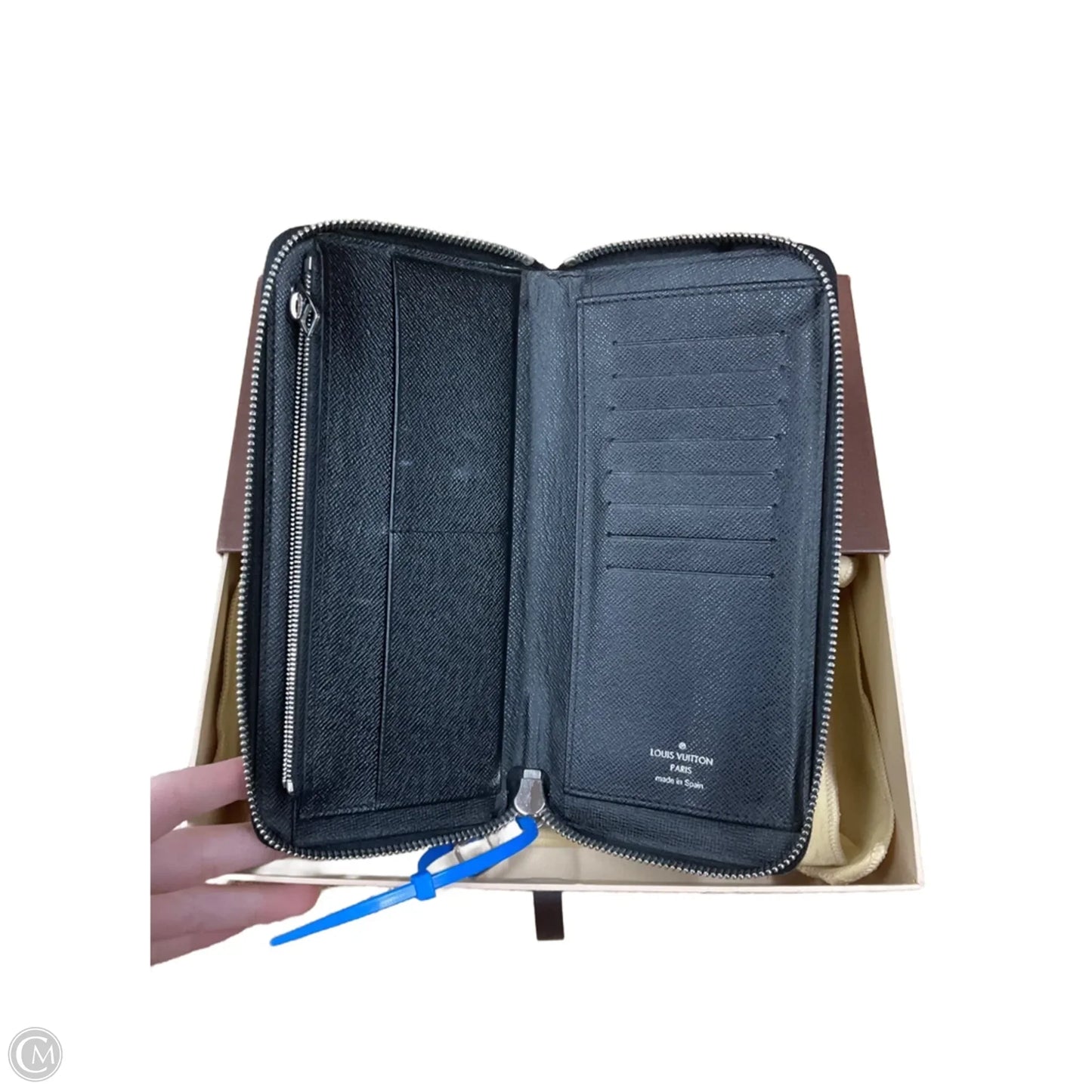 Wallet Luxury Designer By Louis Vuitton, Size: Medium