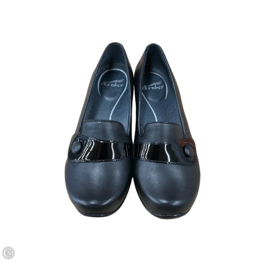 Shoes Flats By Dansko In Black, Size: 7.5