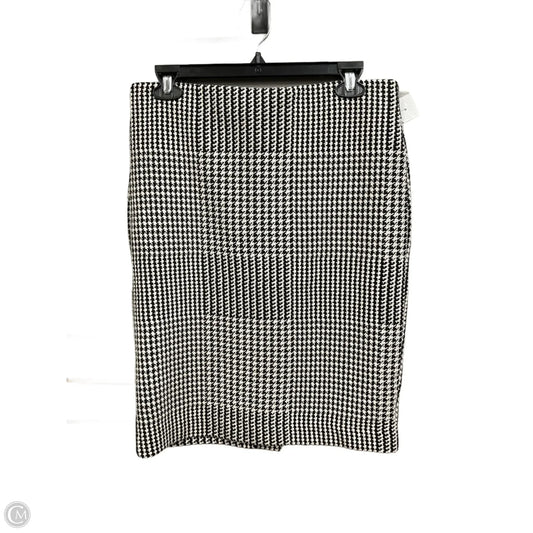Skirt Mini & Short By Premise In Black & White, Size: 8