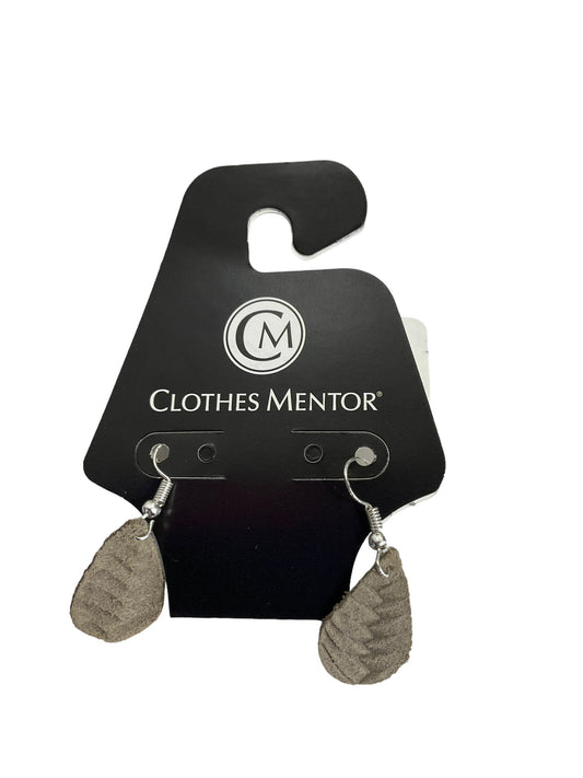 Earrings Dangle/drop By Clothes Mentor