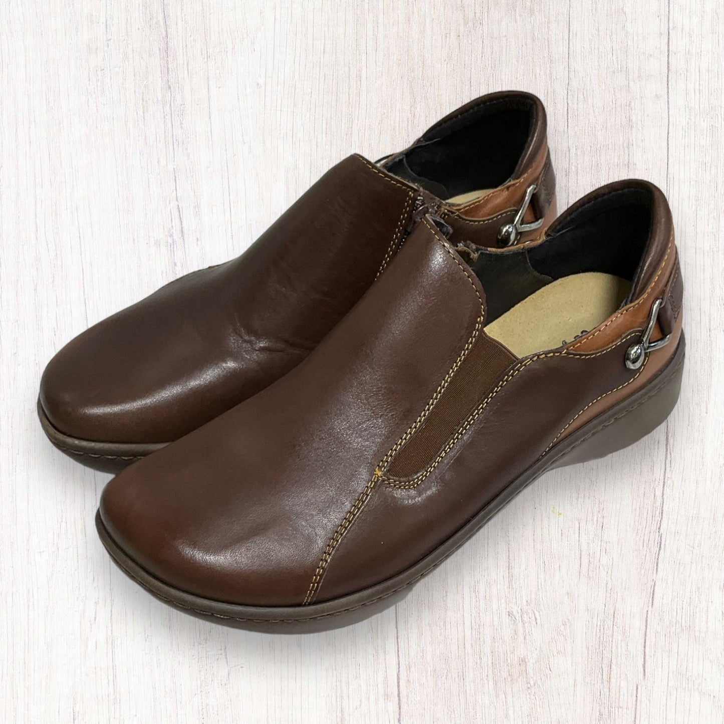 Brown Shoes Flats Naot, Size 8.5