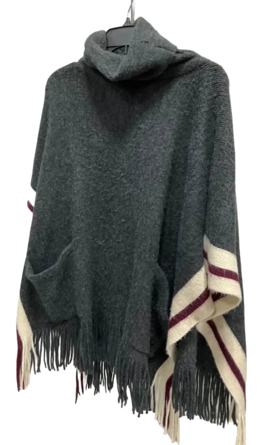 Poncho By Steve Madden In Grey, Size: Osfm
