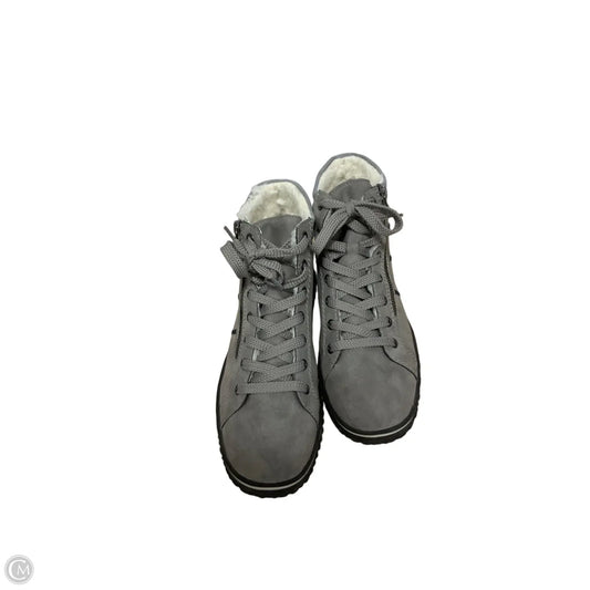 Boots Ankle Flats By Cmb In Grey, Size: 10