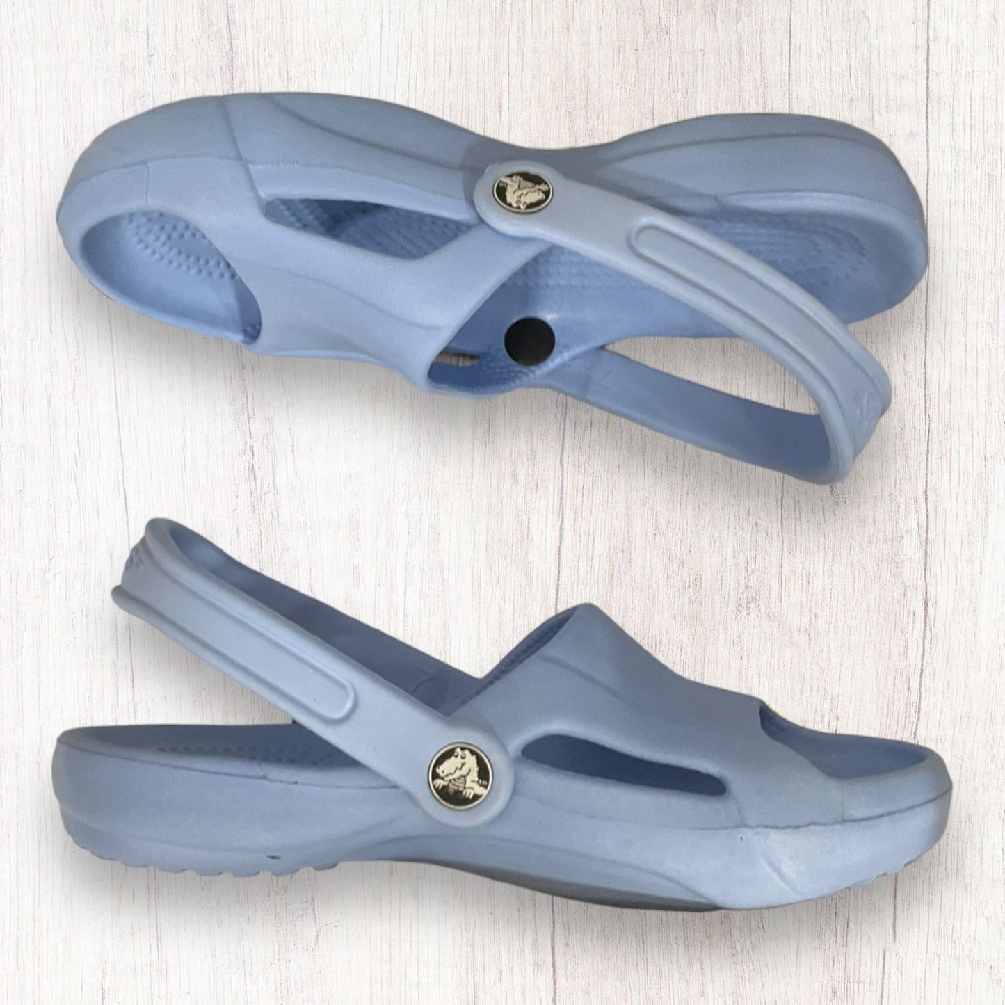 Shoes Flats By Crocs In Blue, Size: 6