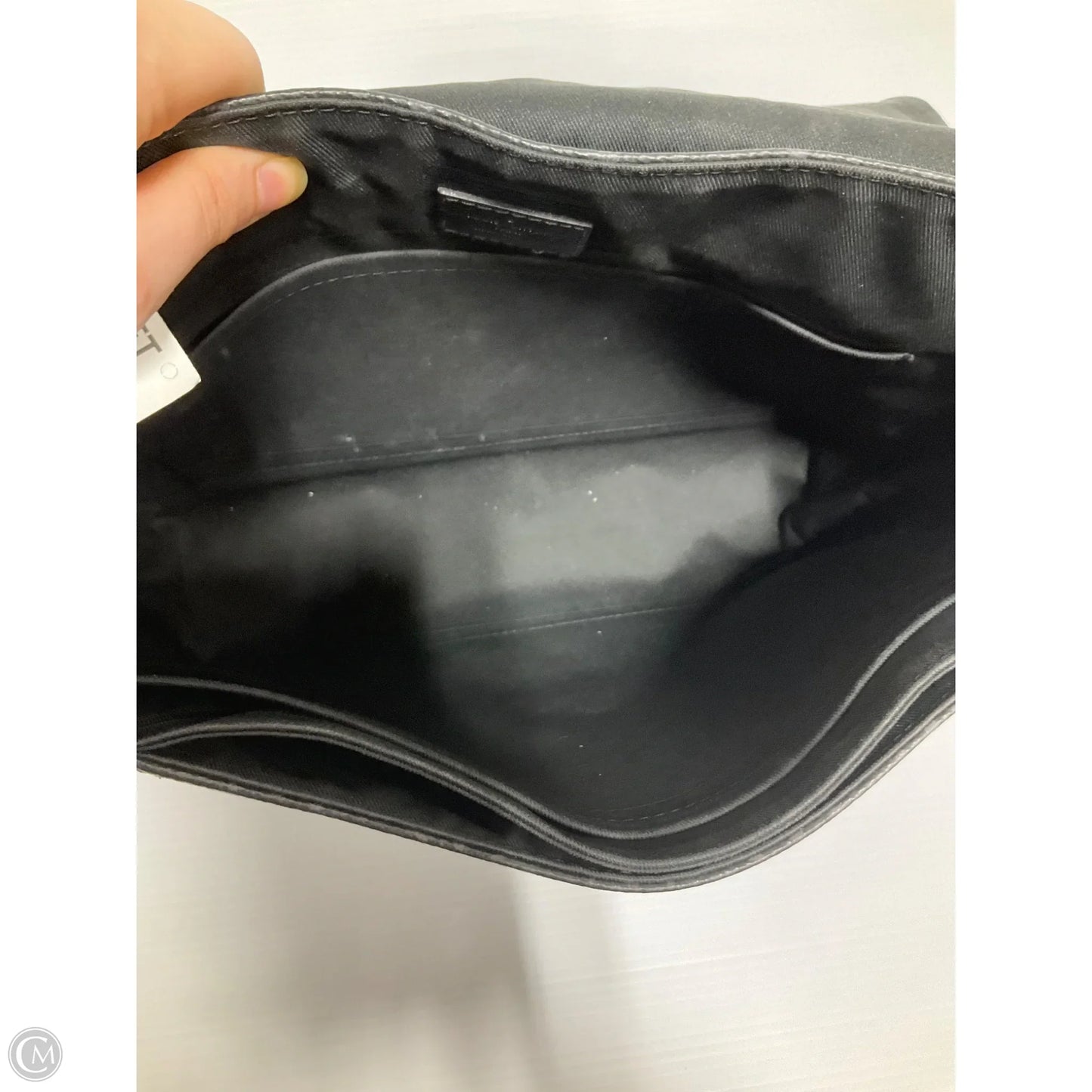 Crossbody Luxury Designer By Louis Vuitton, Size: Medium