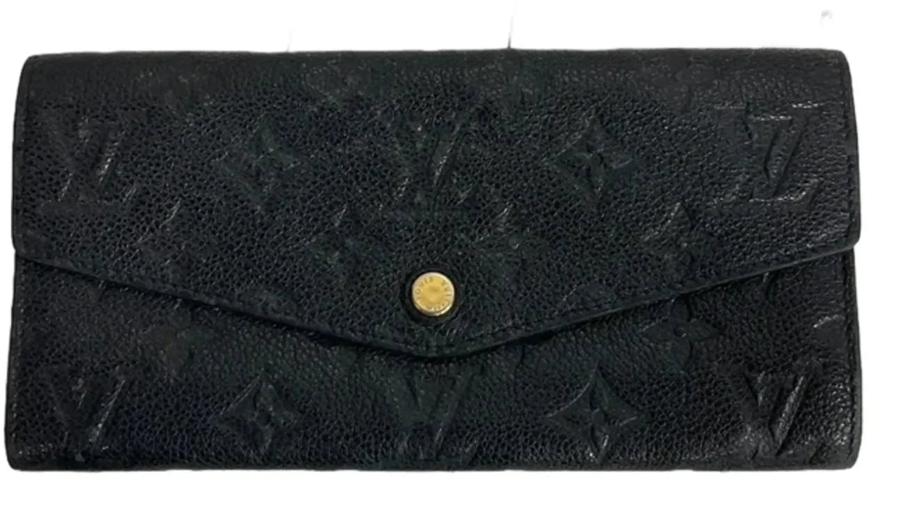 Wallet Luxury Designer By Louis Vuitton, Size: Medium