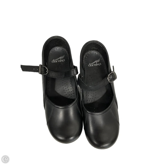 Shoes Flats By Dansko In Black, Size: 6.5