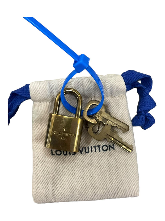 Accessory Luxury Designer Tag By Louis Vuitton, Size: 02 Piece