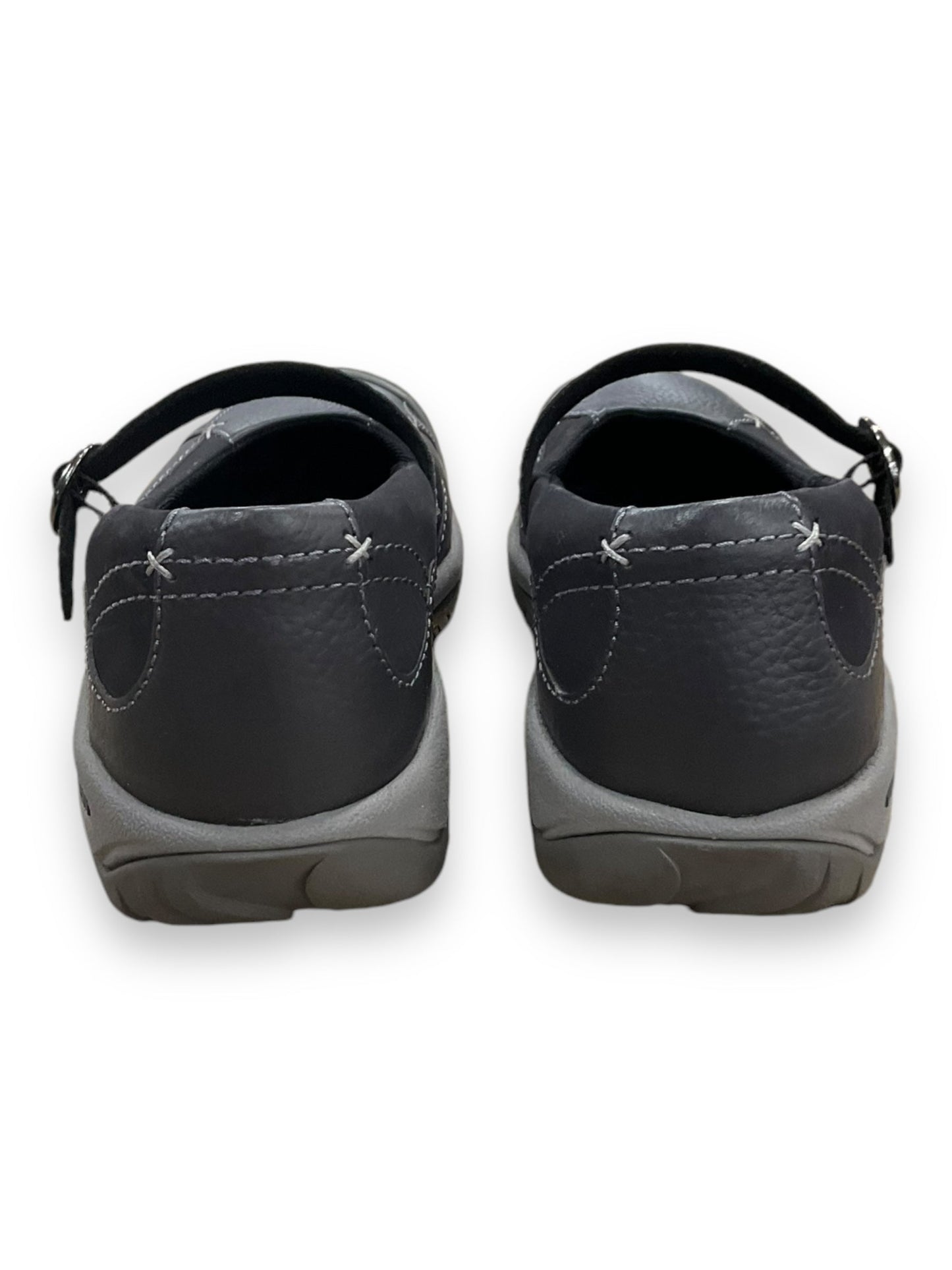 Shoes Flats By Keen In Black & Grey, Size: 7