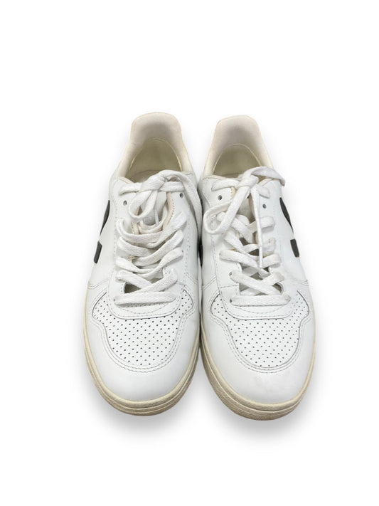 Shoes Sneakers By Veja In White, Size: 8