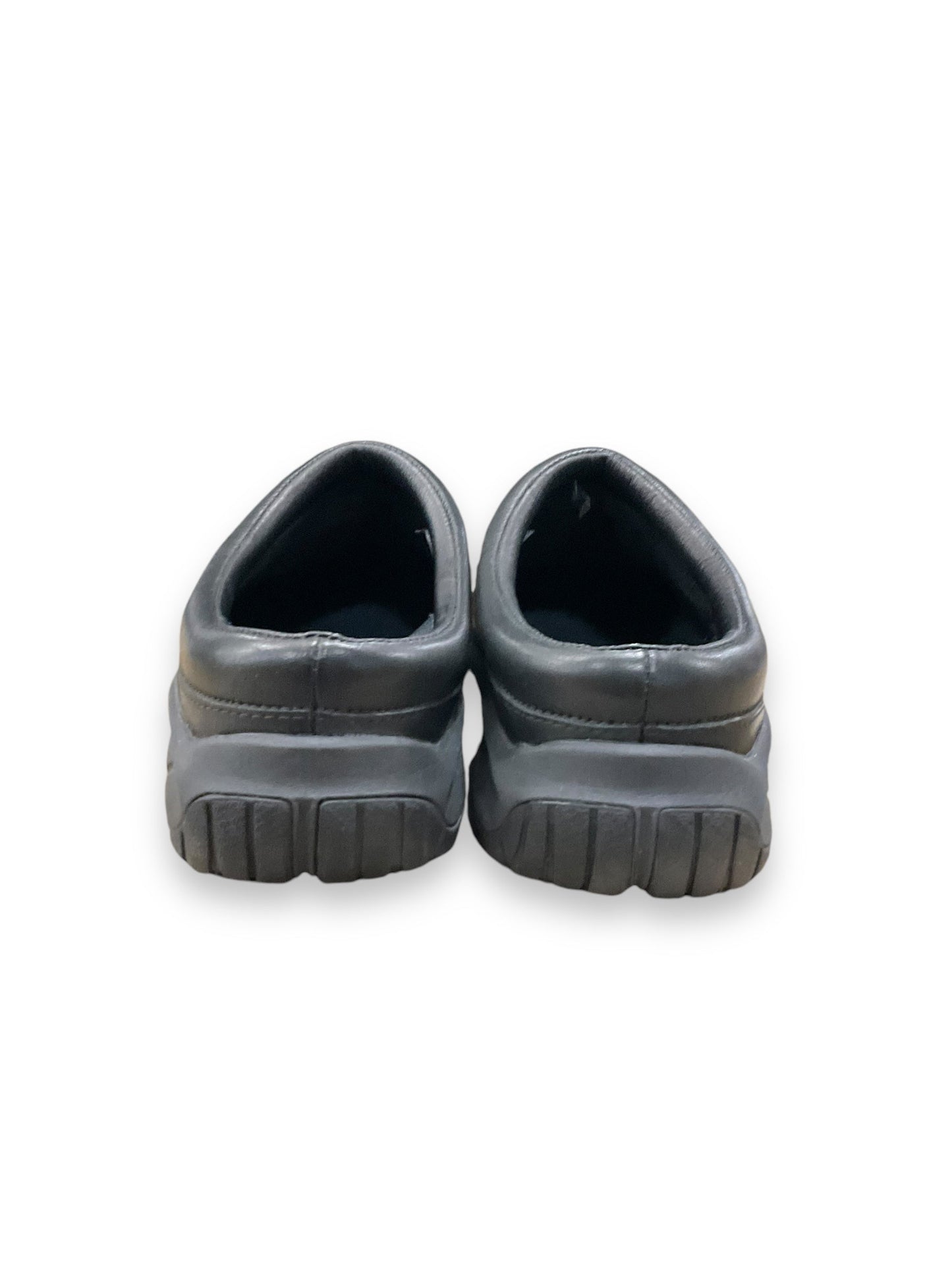 Shoes Flats By Merrell In Black, Size: 7.5