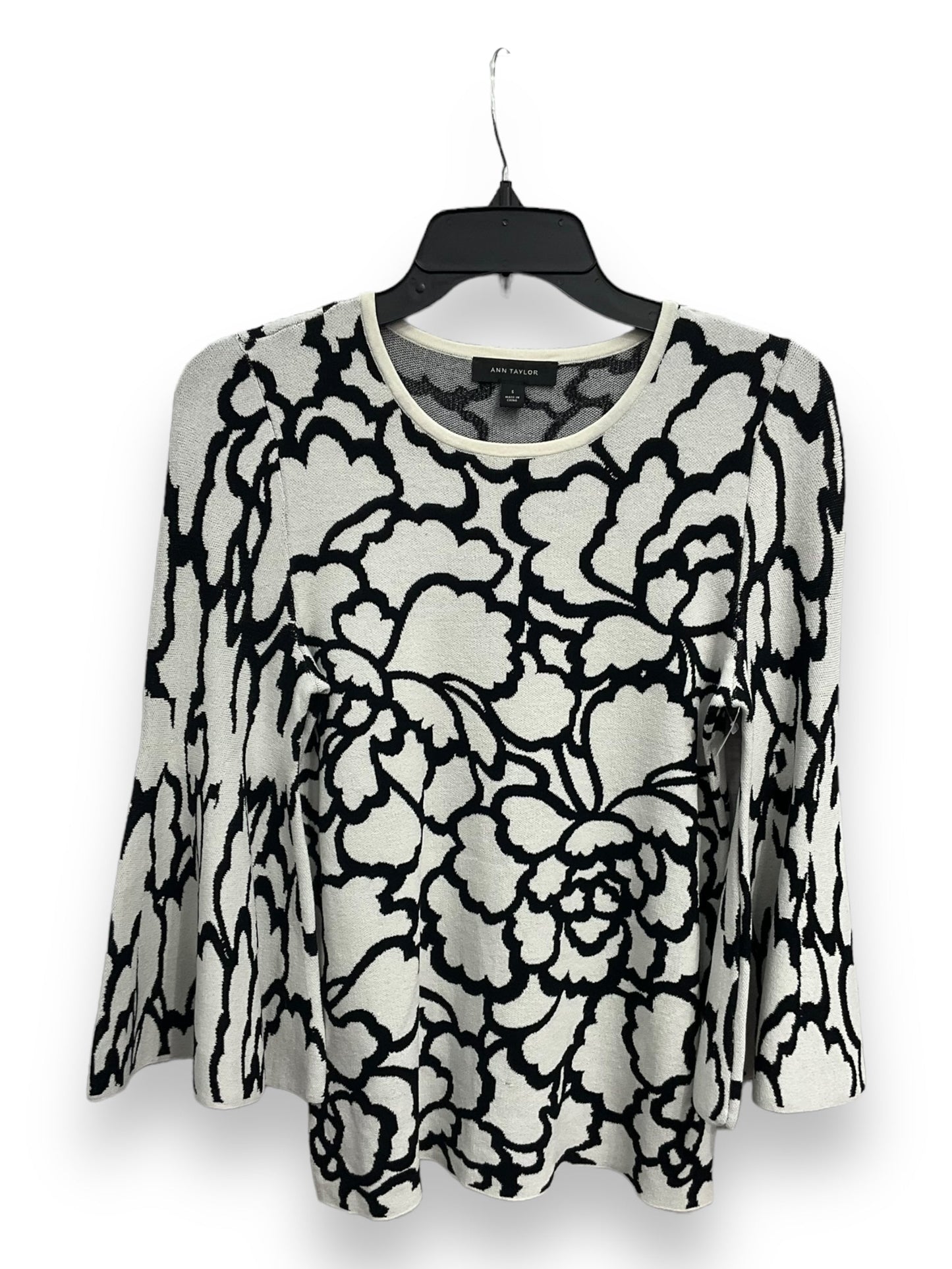 Top Long Sleeve By Ann Taylor In Black & White, Size: S