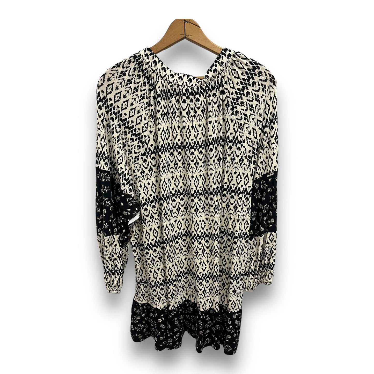 Top Long Sleeve By Cato  Size: 2x