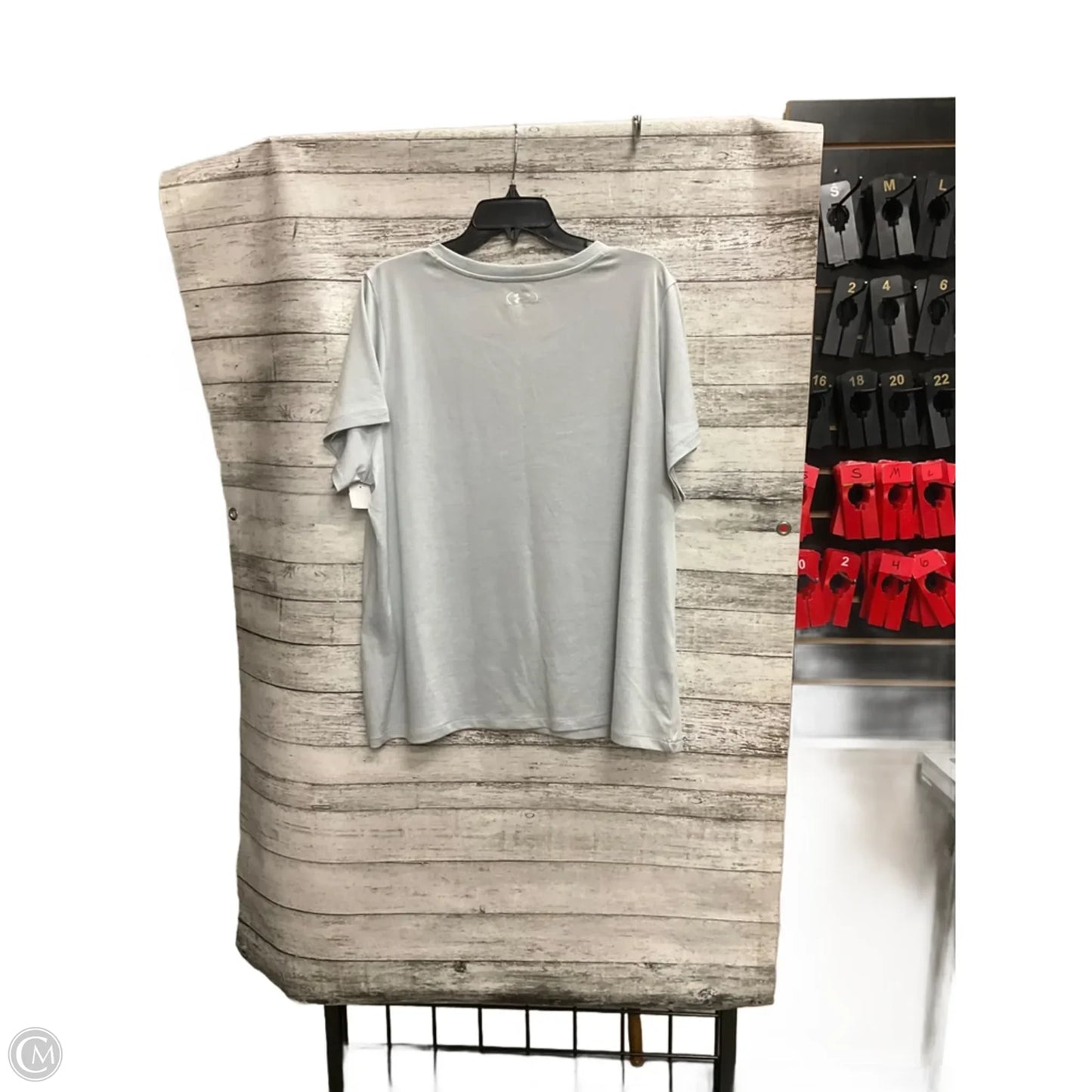 Athletic Top Short Sleeve By Under Armour In Grey, Size: 1x