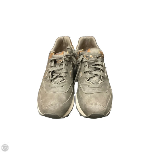 Shoes Athletic By New Balance In Grey, Size: 7.5