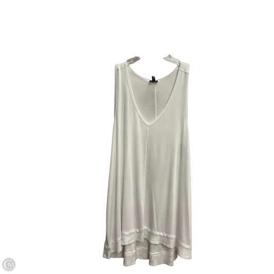 Top Sleeveless Basic By Cable And Gauge In White, Size: L