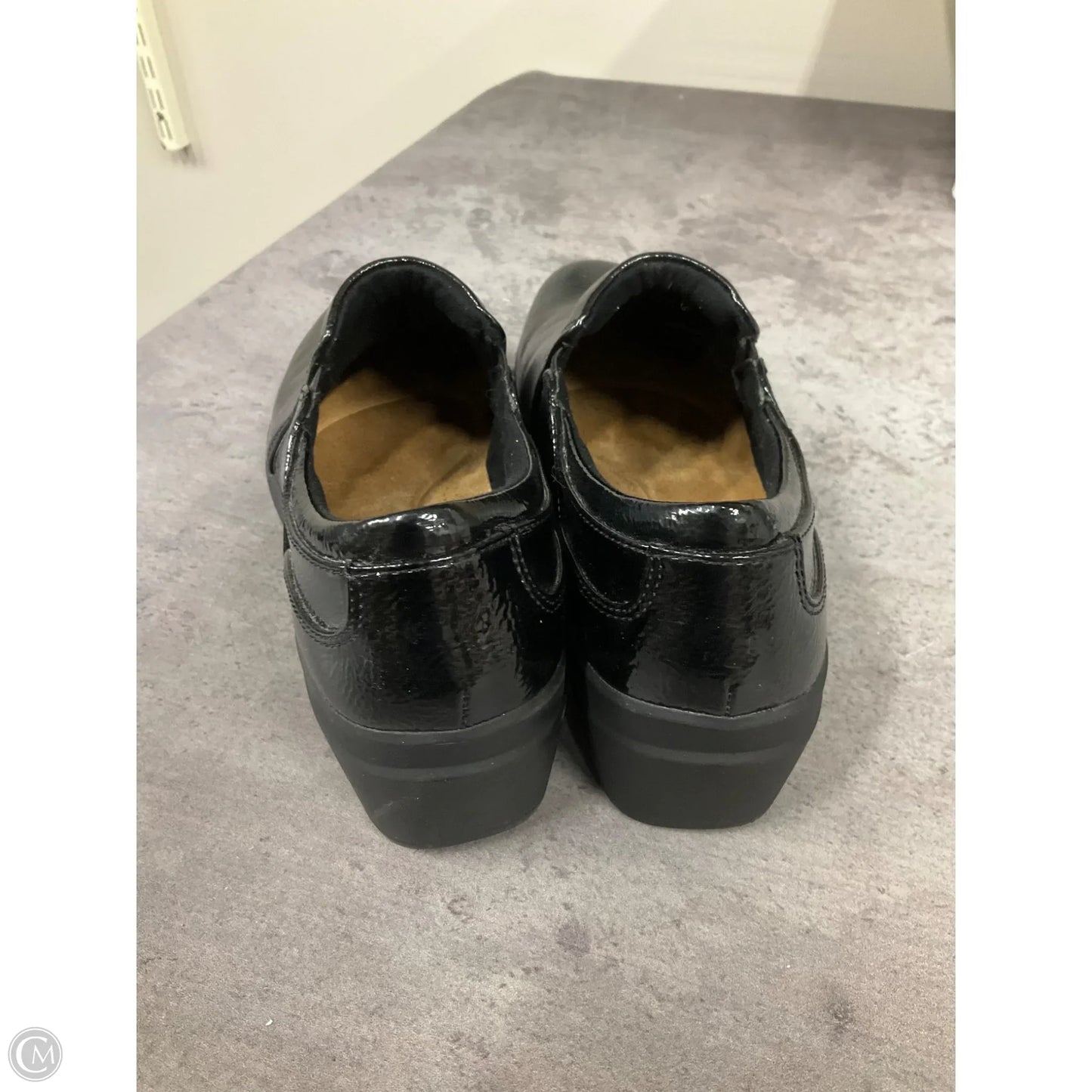 Shoes Flats By Clarks In Black, Size: 10