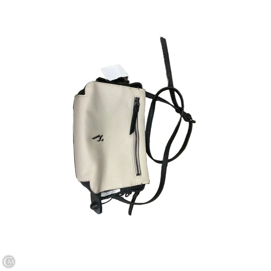 Crossbody By Simply Vera, Size: Small
