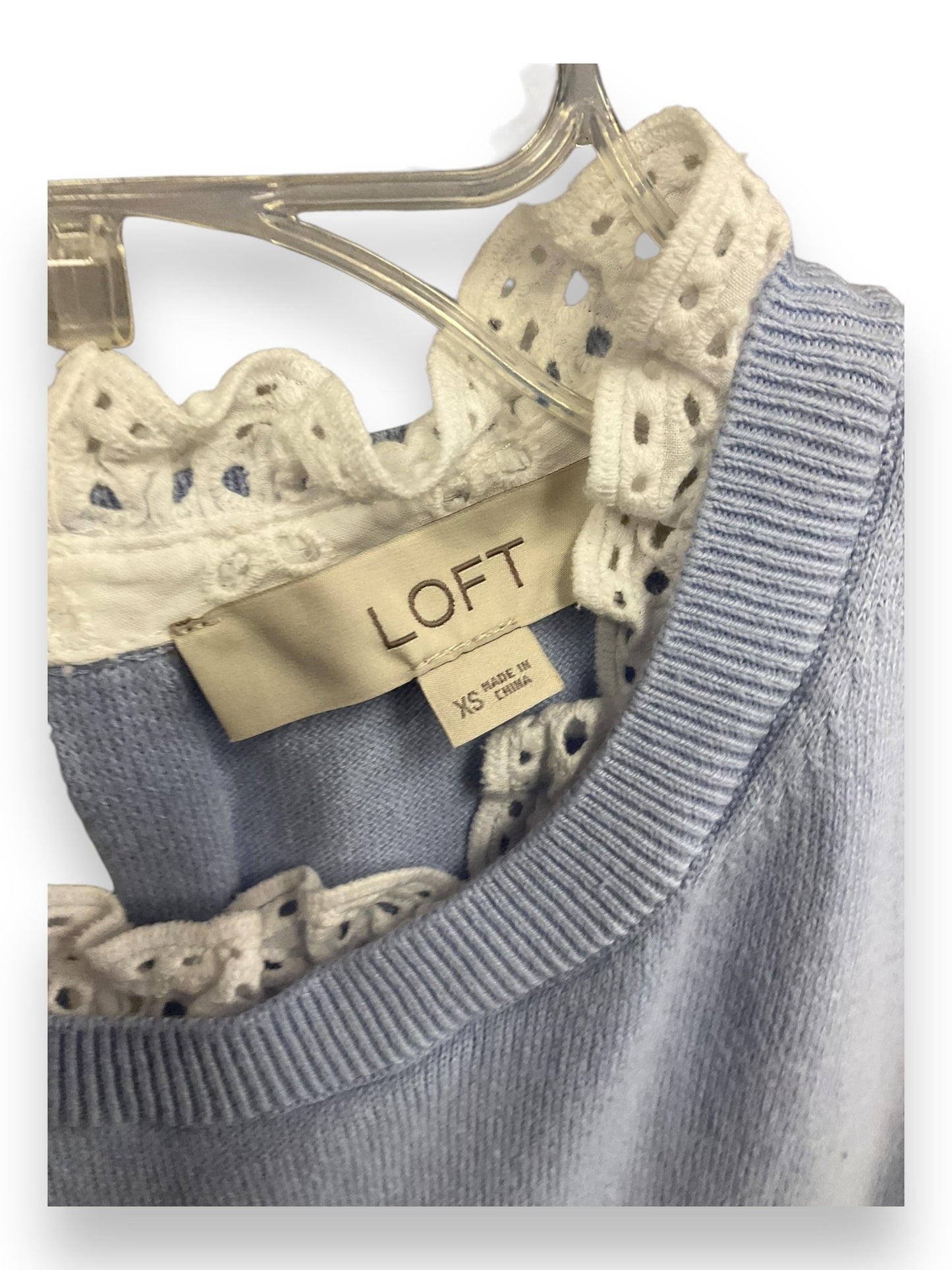 Top Sleeveless By Loft In Blue White, Size: Xs