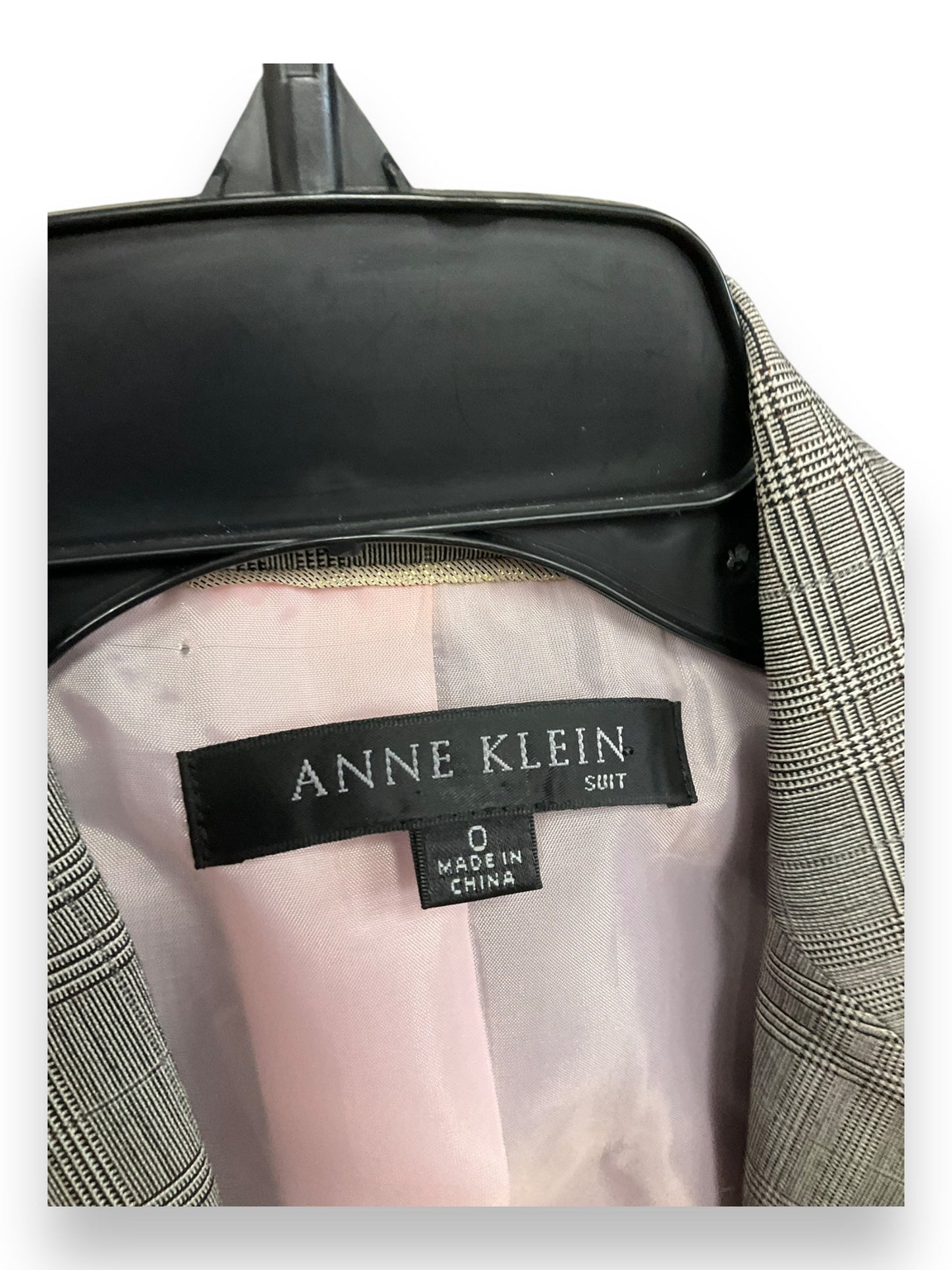 Blazer By Anne Klein In Grey, Size: 0