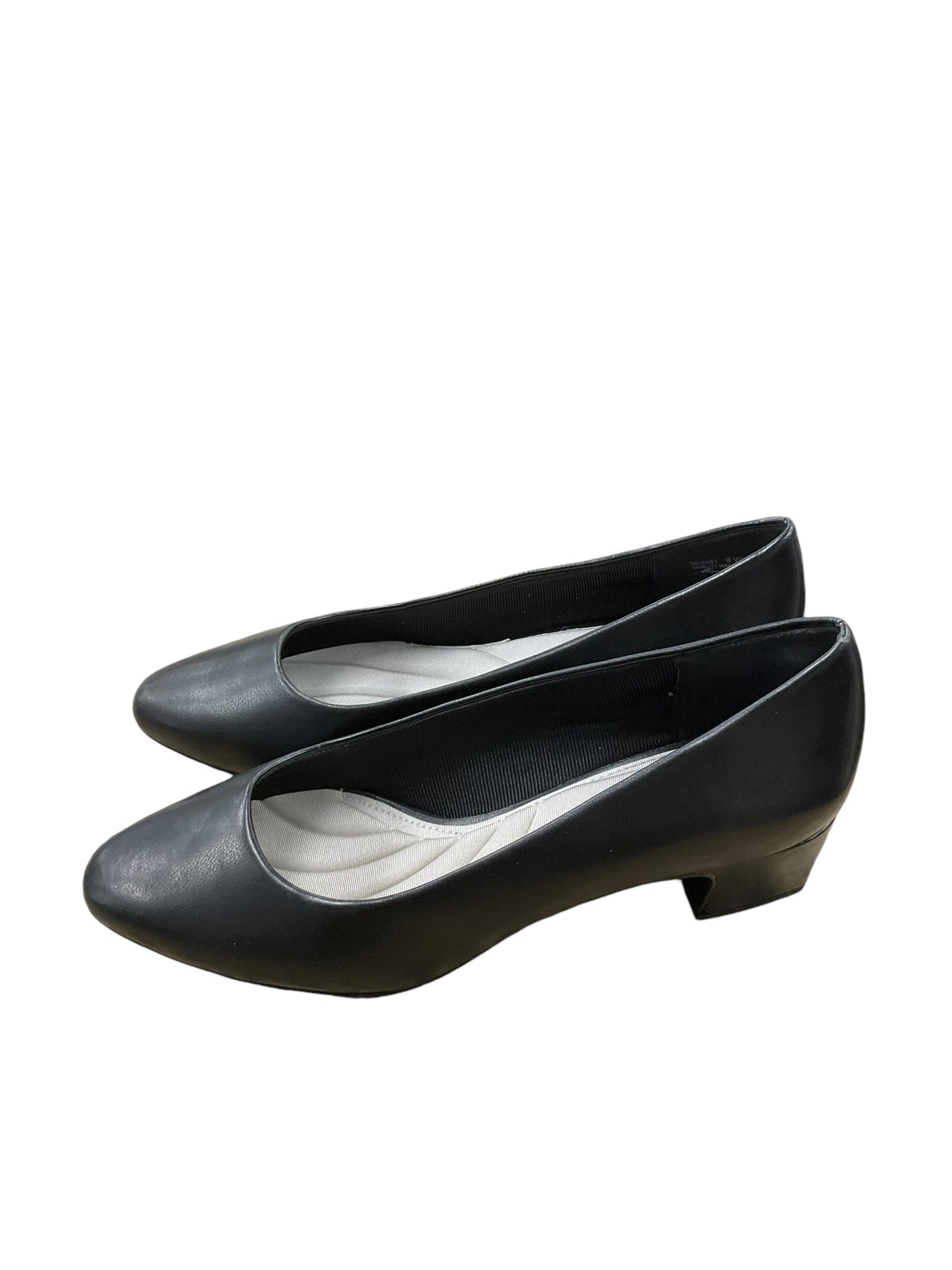 Shoes Heels Block By Easy Street In Black, Size: 9