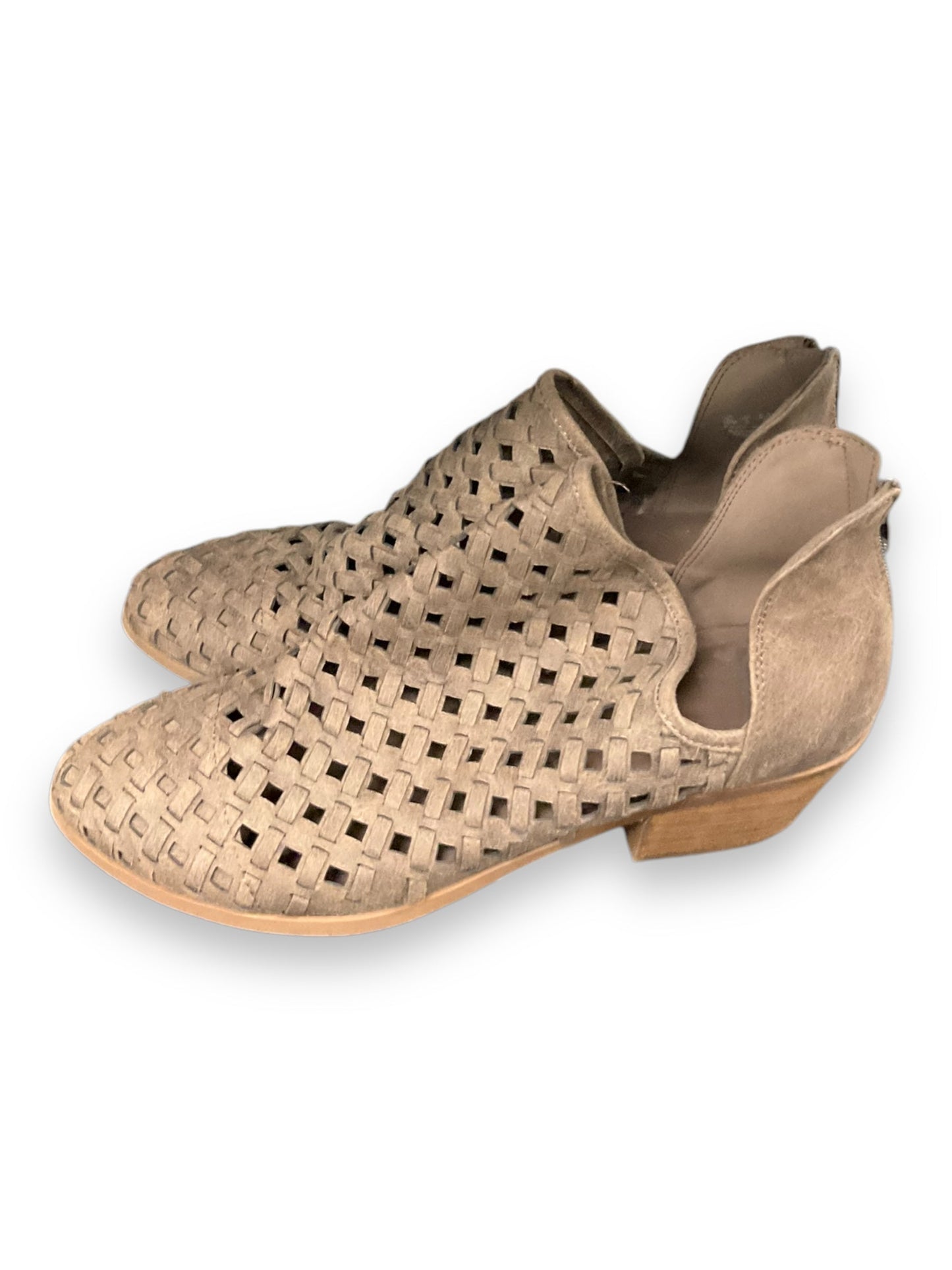 Shoes Heels Block By Fergalicious In Taupe, Size: 10