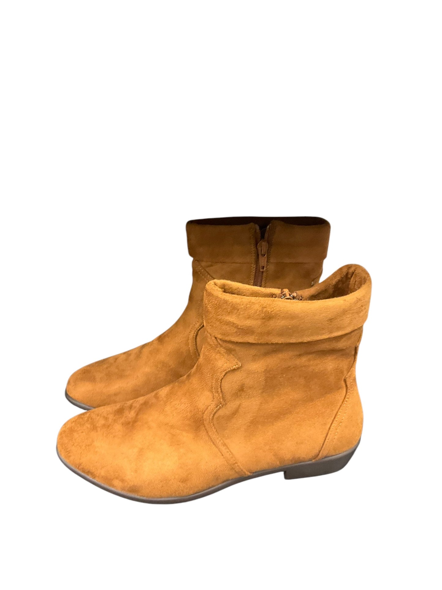 Boots Ankle Flats By Comfortview In Brown, Size: 8.5