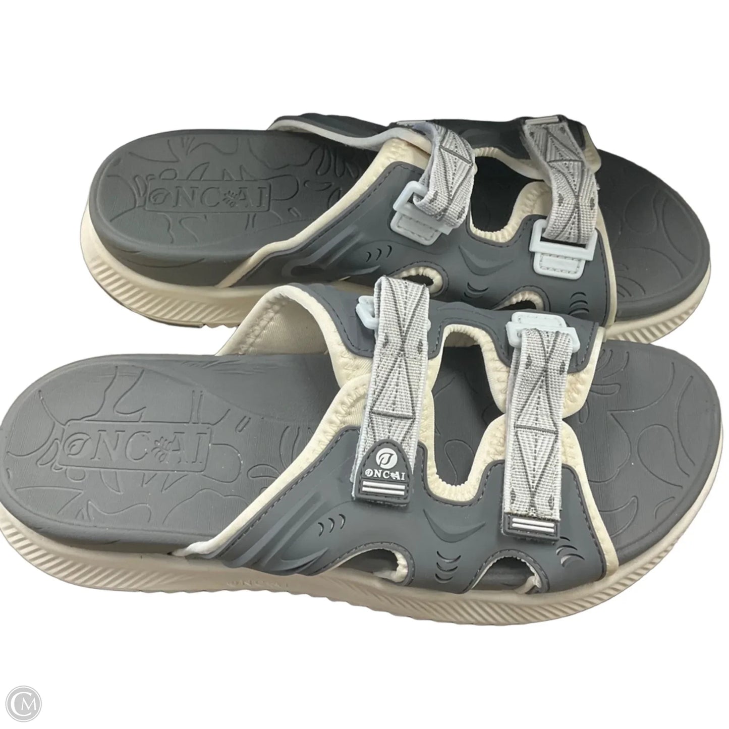 Sandals Flats By Clothes Mentor In Grey & White, Size: 11