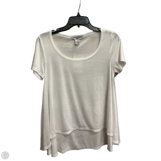 Top Short Sleeve By Clothes Mentor In White, Size: M