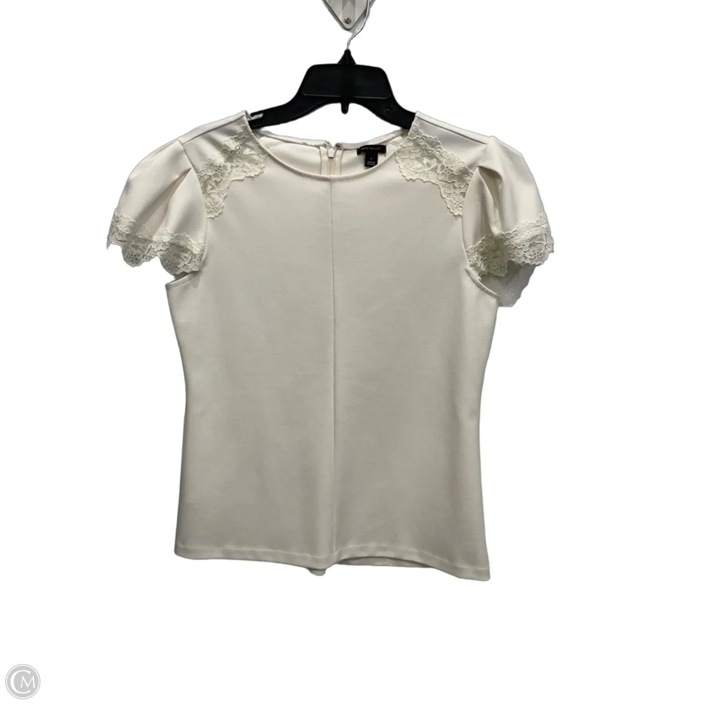 Top Short Sleeve By Ann Trinity In Cream, Size: S