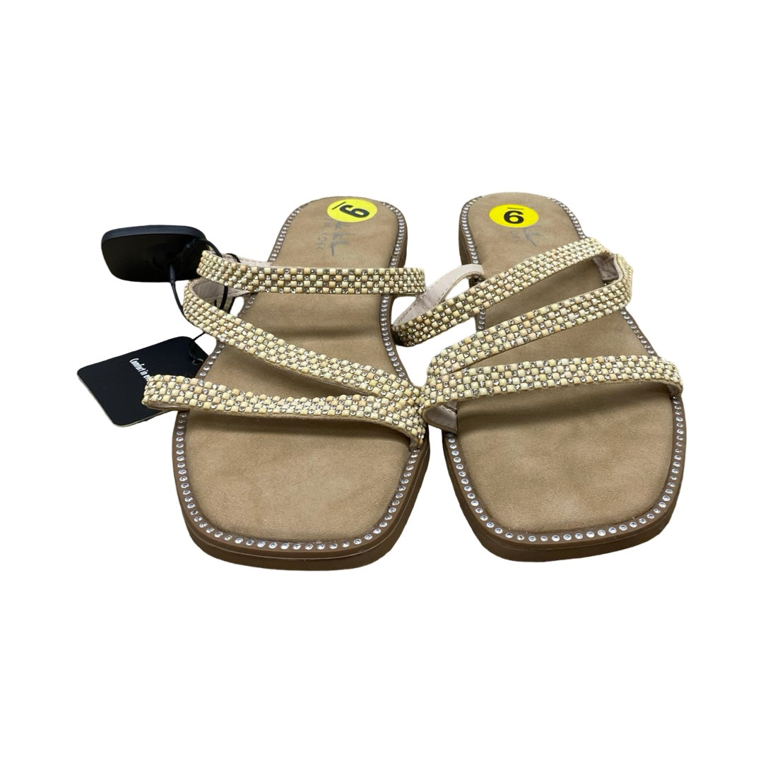 Sandals Flats By Nicole In Tan, Size:9