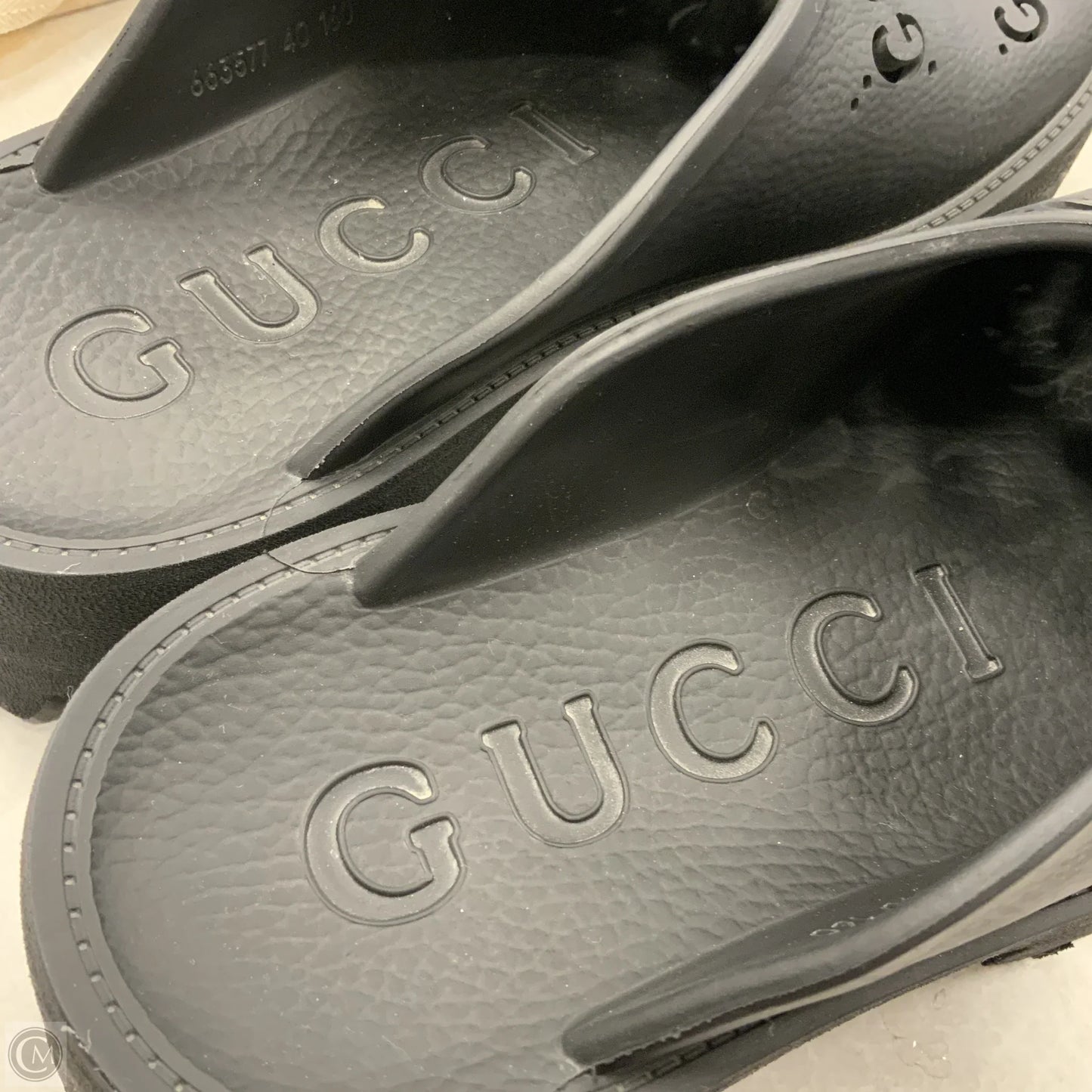 Shoes Luxury Designer By Gucci In Black, Size: 9