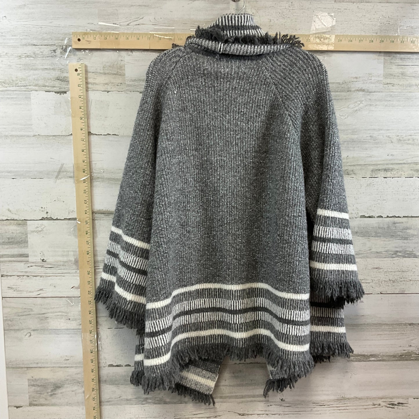 Sweater Cardigan By Saturday/sunday  Size: Onesize