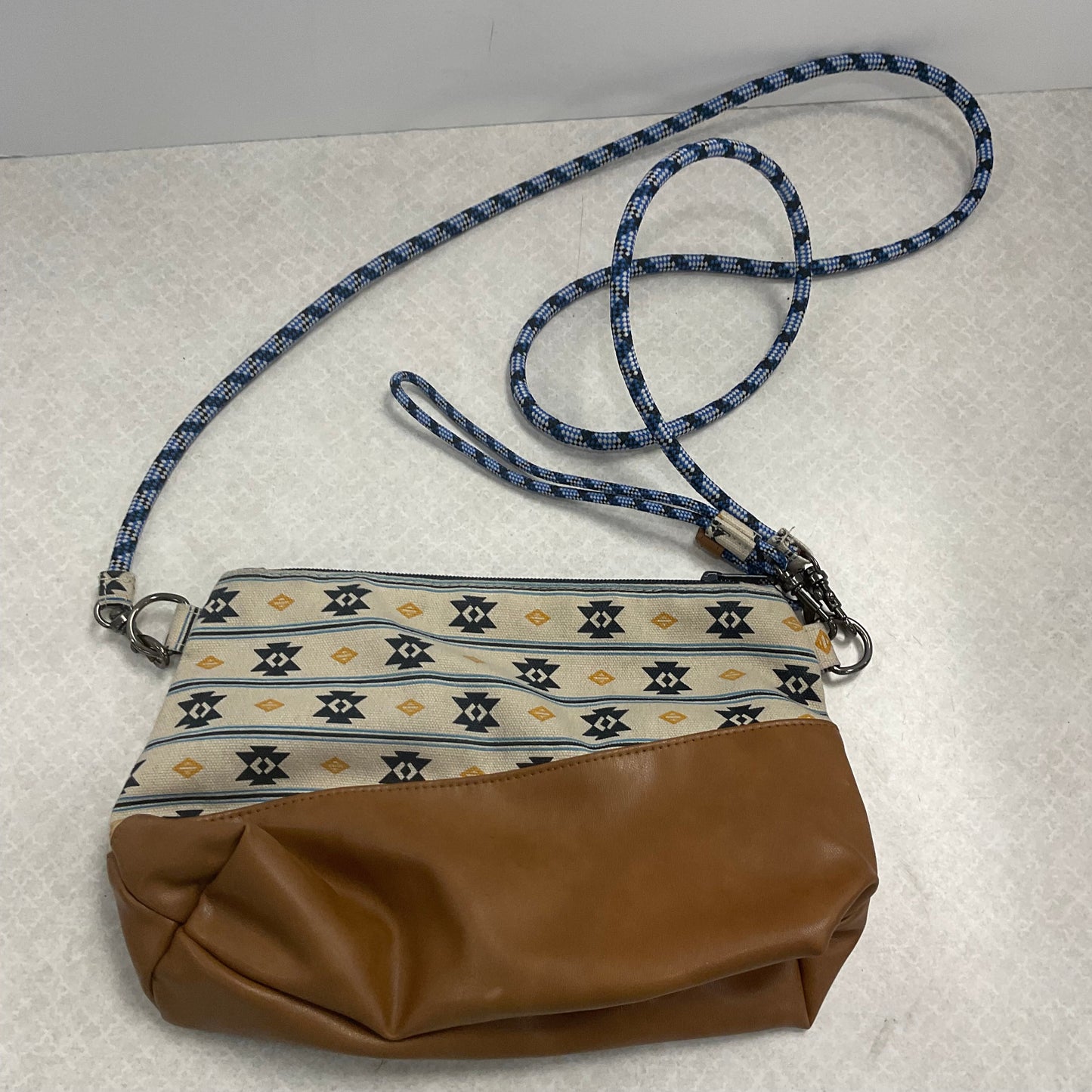 Crossbody By Kavu  Size: Small