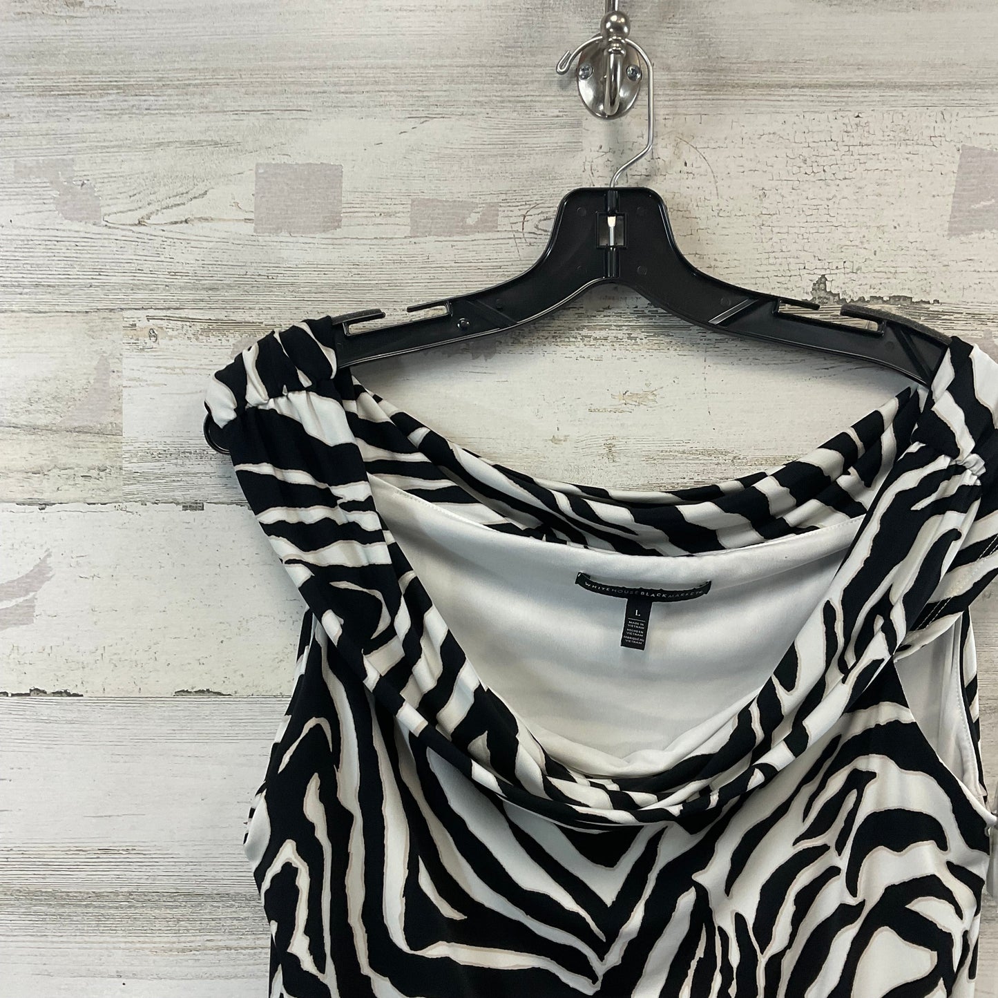 Blouse Sleeveless By White House Black Market In Black, Size: L