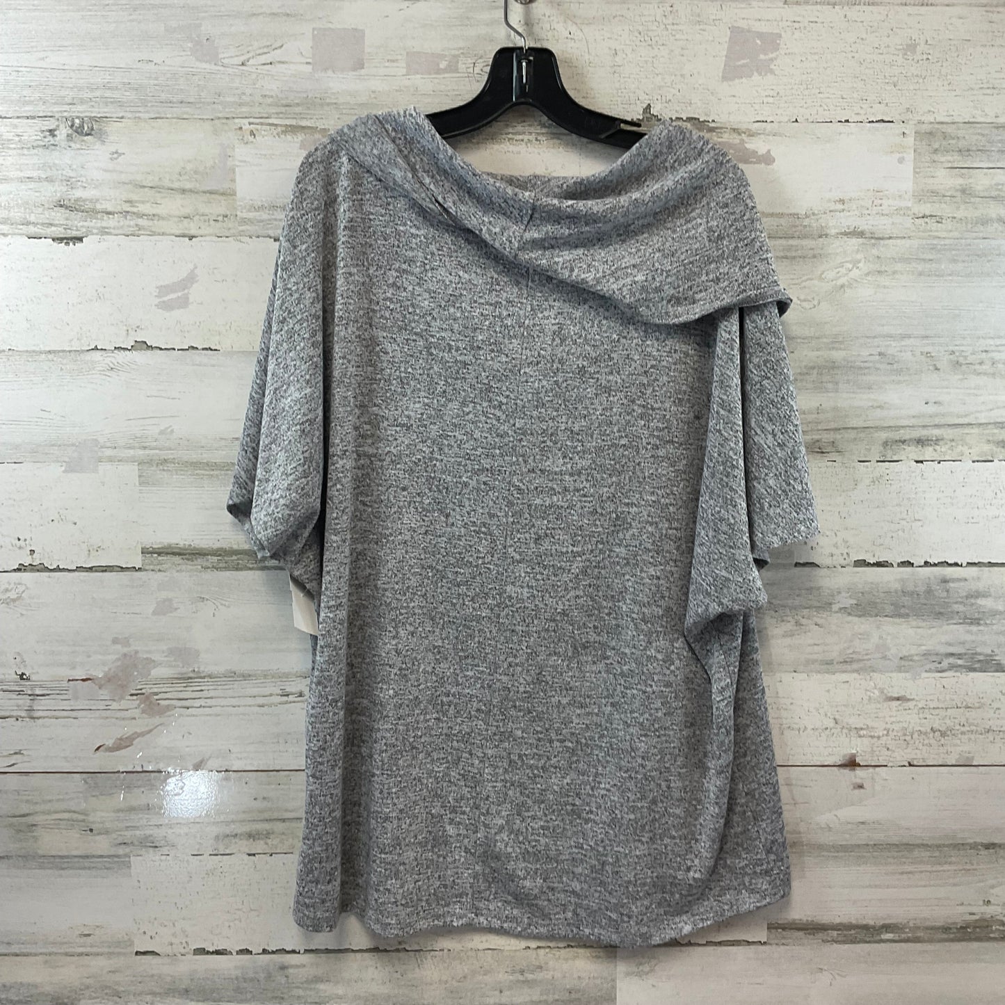 Top Short Sleeve By OLIVIA PAIGE In Grey, Size: 3x