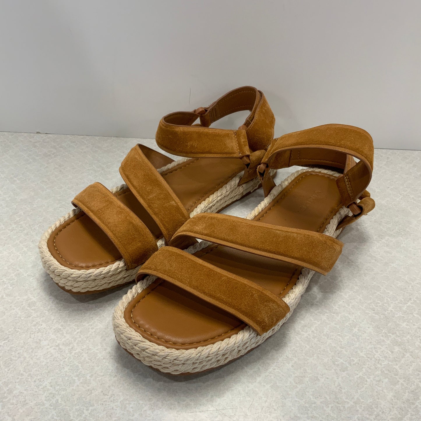 Brown Sandals Flats Vince, Size 7