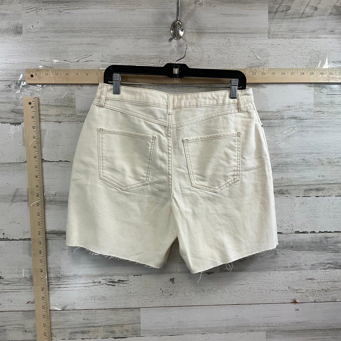 Cream Shorts House Of Harlow, Size 8