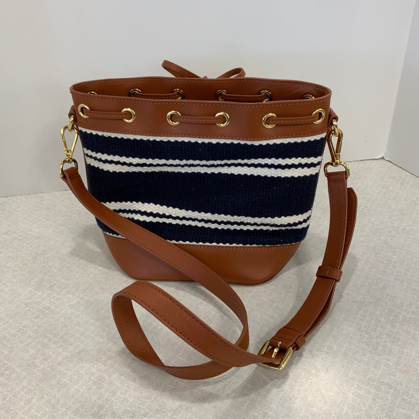 Crossbody By Vineyard Vines, Size: Medium