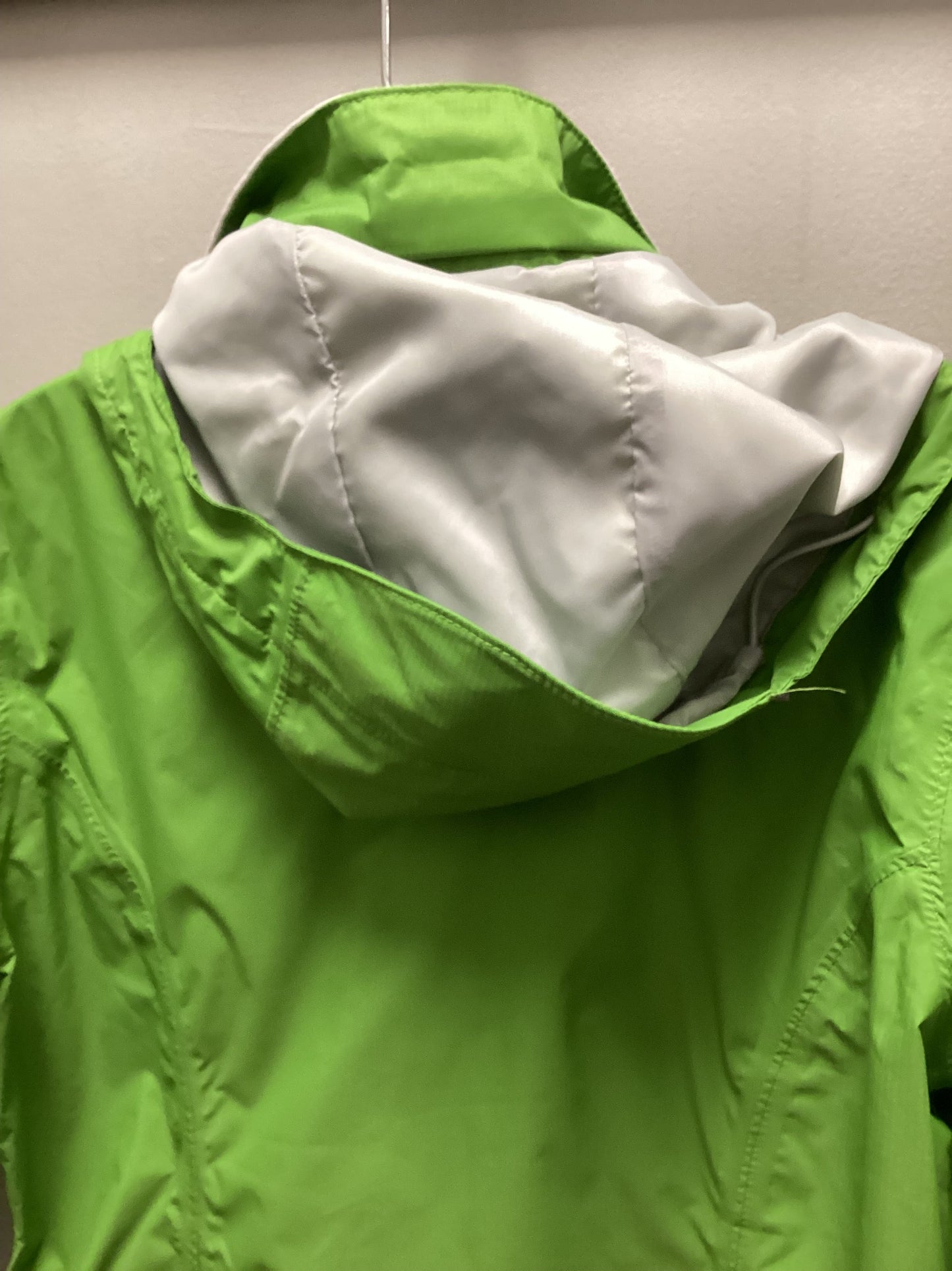 Jacket Windbreaker By The North Face In Green, Size: M