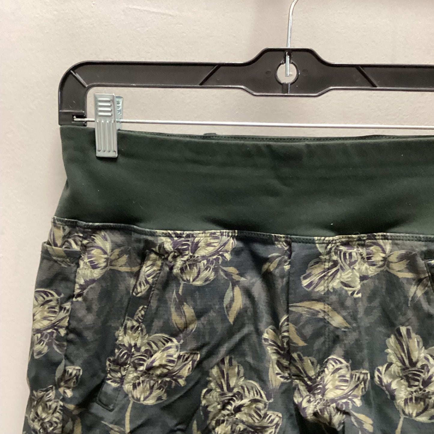 Athletic Shorts By Athleta In Green, Size: S