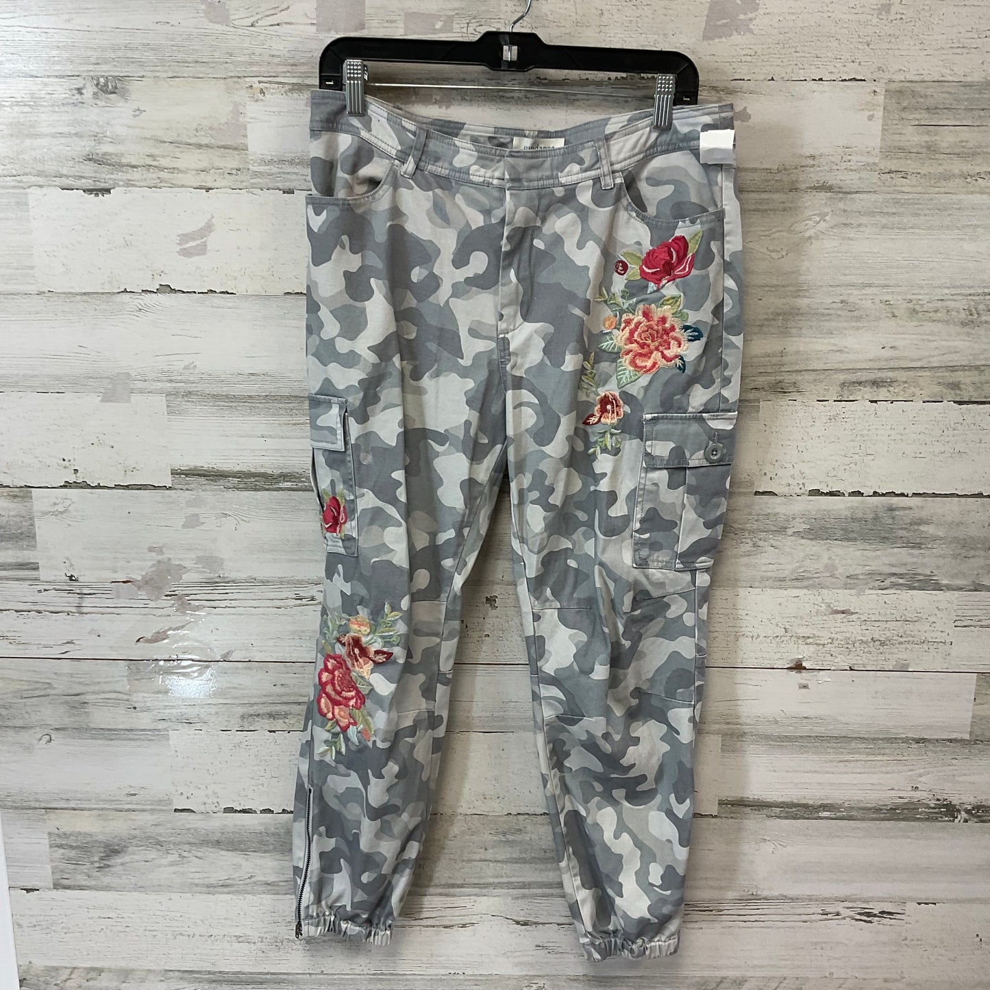 Pants Joggers By Sundance In Camouflage Print, Size: 8