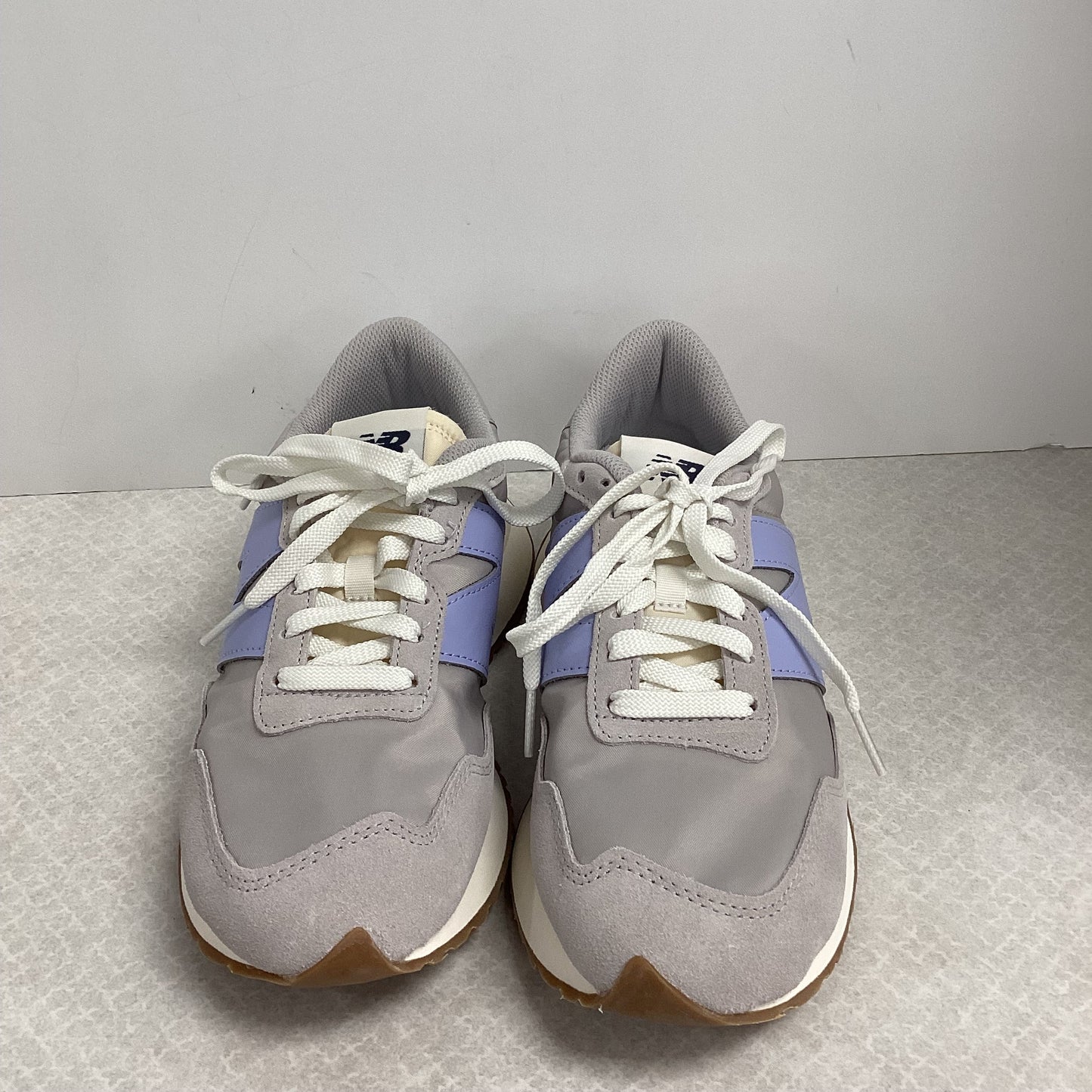 Shoes Sneakers By New Balance In Grey, Size: 9.5