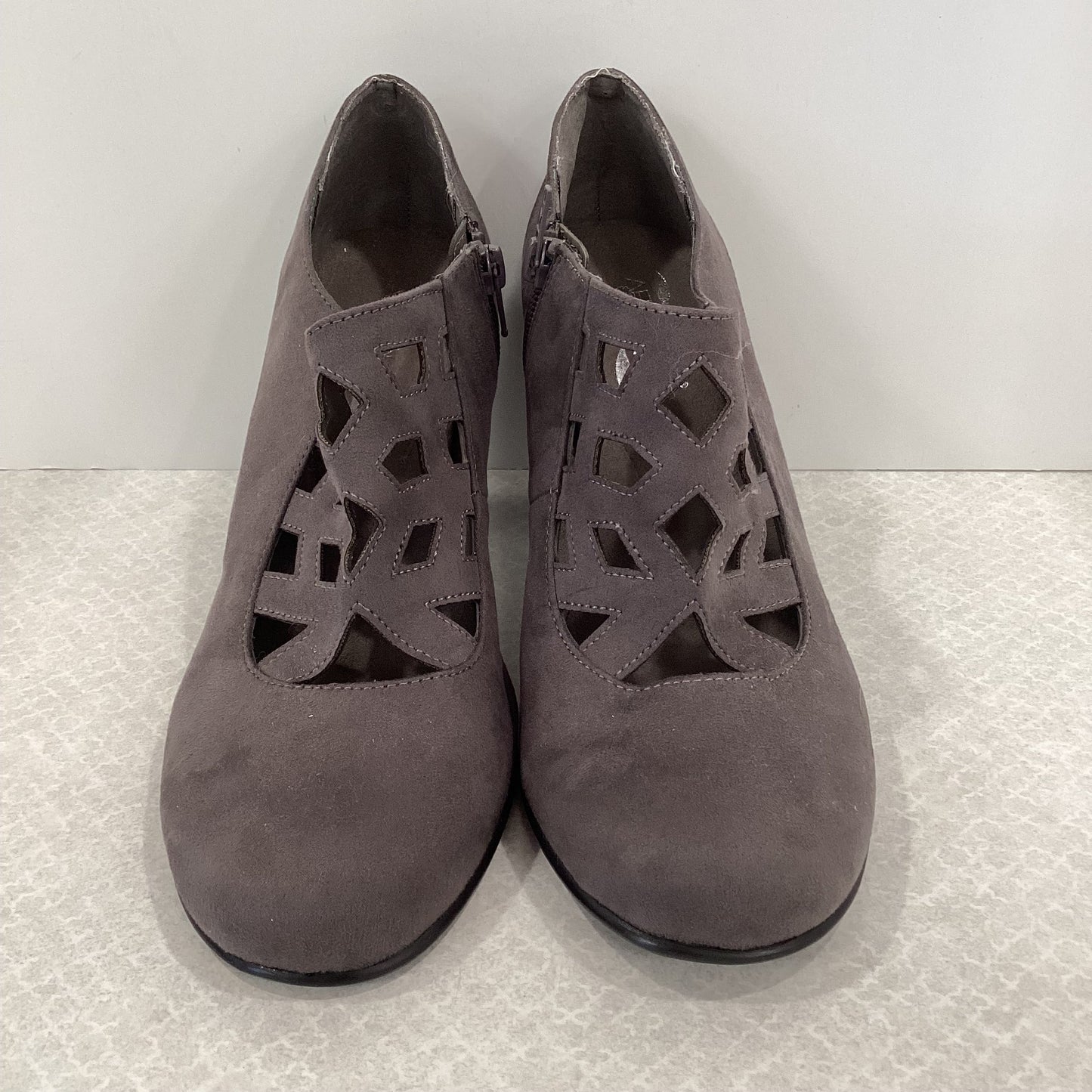 Shoes Heels Block By Aerosoles In Grey, Size: 9.5