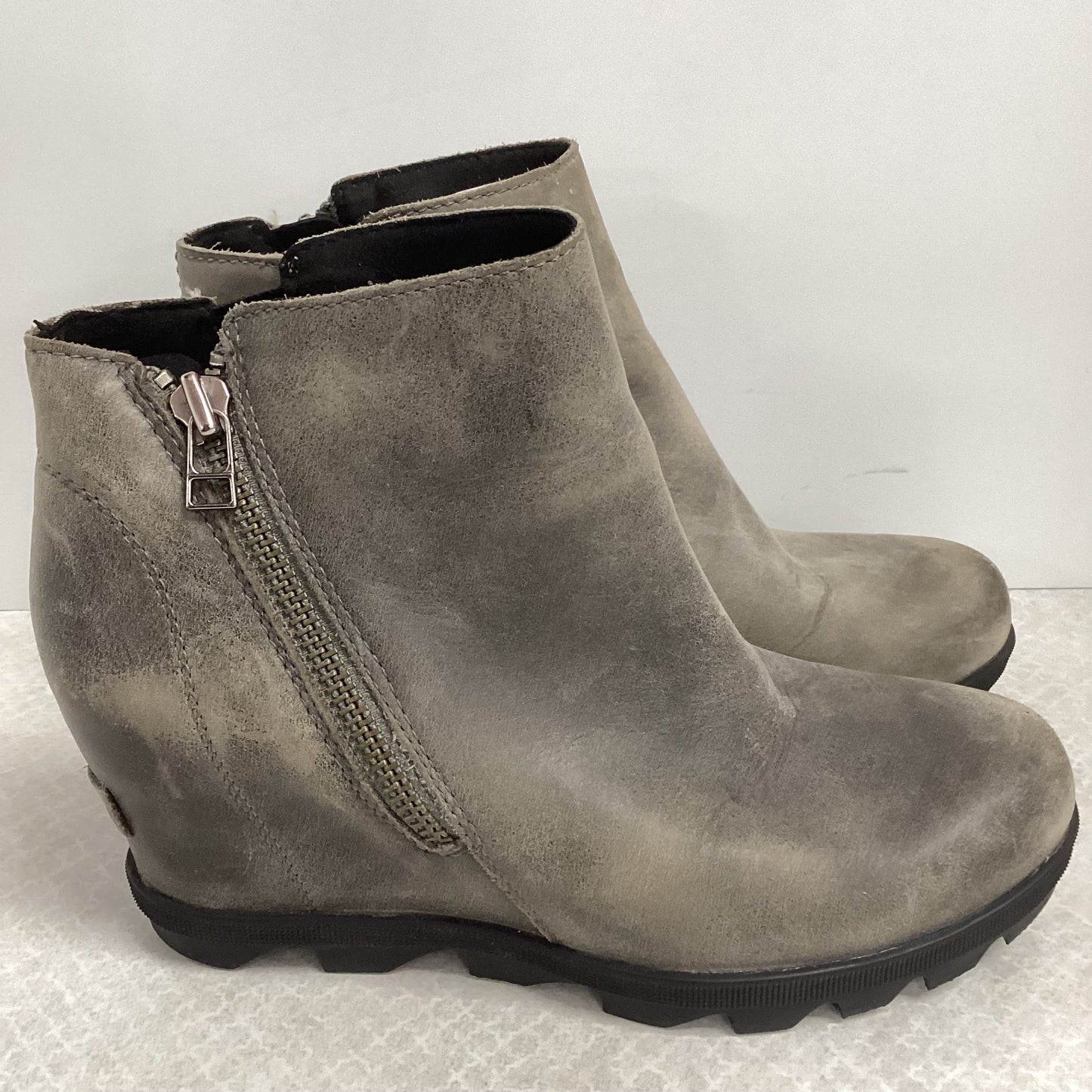 Boots Ankle Flats By Sorel In Grey, Size: 8