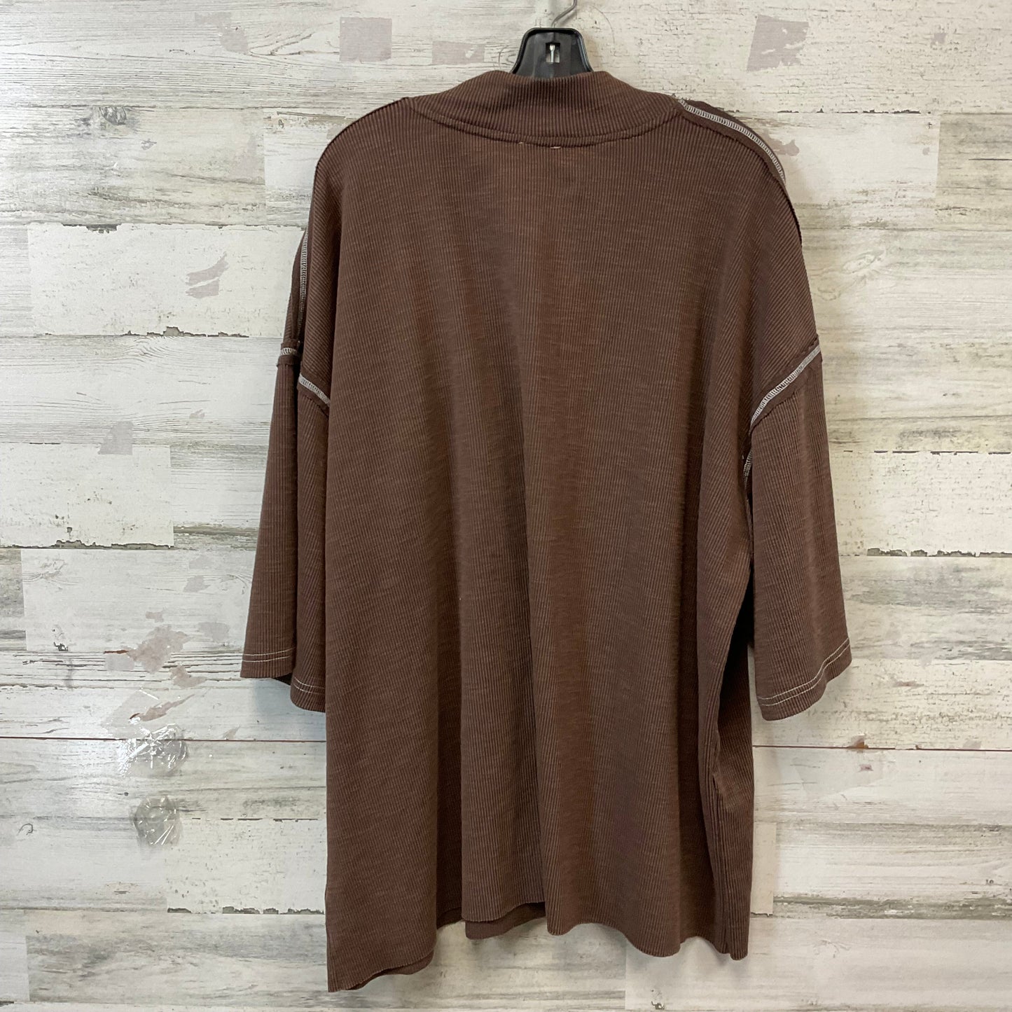 Top Short Sleeve By Pol In Brown, Size: M